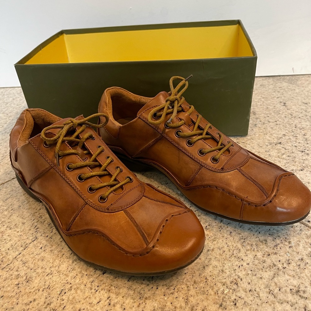 men’s designer Jump NY tan lace up oxfords.  great stitching design
